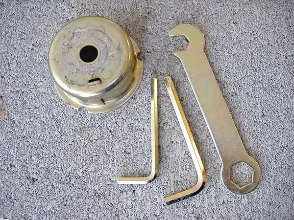 Chemical conversion coating on metal parts